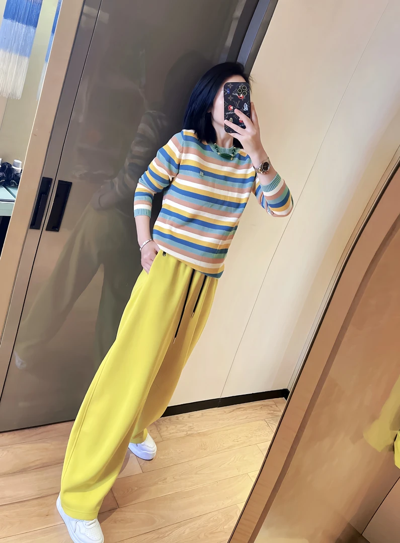 【哝哝服饰】2024秋冬新款雅丹风小标条纹圆领针织上衣MY-X01692043
