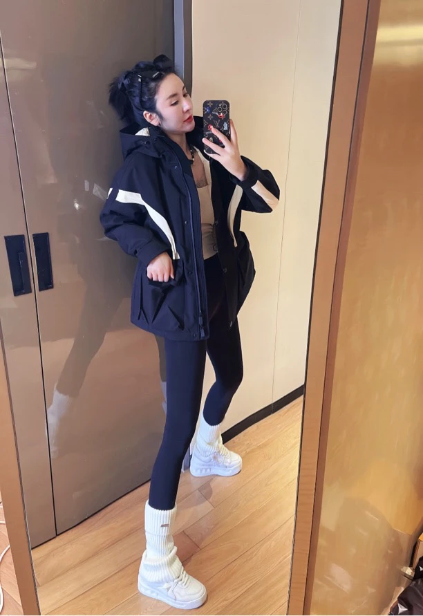 【哝哝服饰】2024雅丹风拼接拉链连帽保暖鹅绒冲锋衣WT-Y05992059