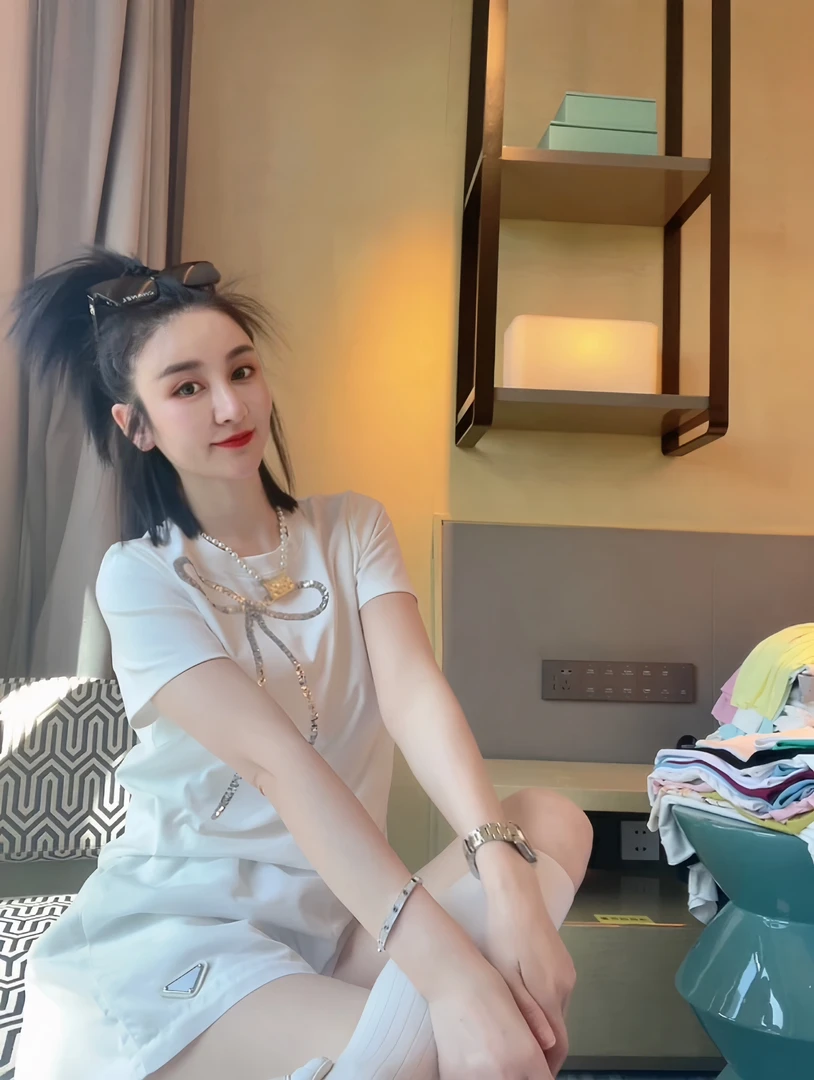 【哝哝服饰】2024省钱风丁达尔穿搭蝴蝶结圆领短袖T恤上衣DXJ079822