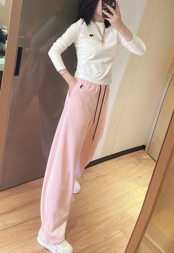 哝NONG-2024新款雅丹风胸口小黑标小马圆领长袖上衣CT-Jy0692109