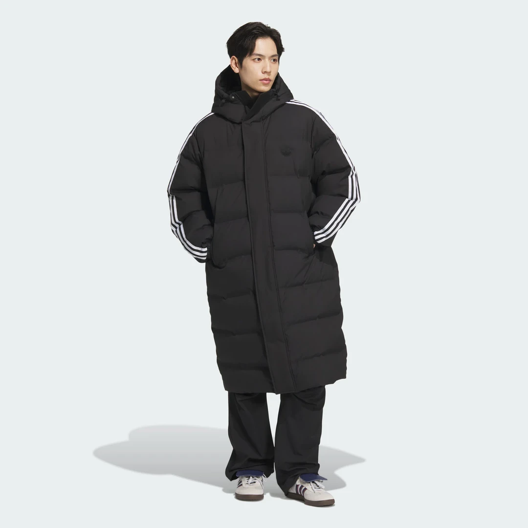 adidas/阿迪达斯三叶草三条杠男子长款过膝连帽羽绒服JD3749