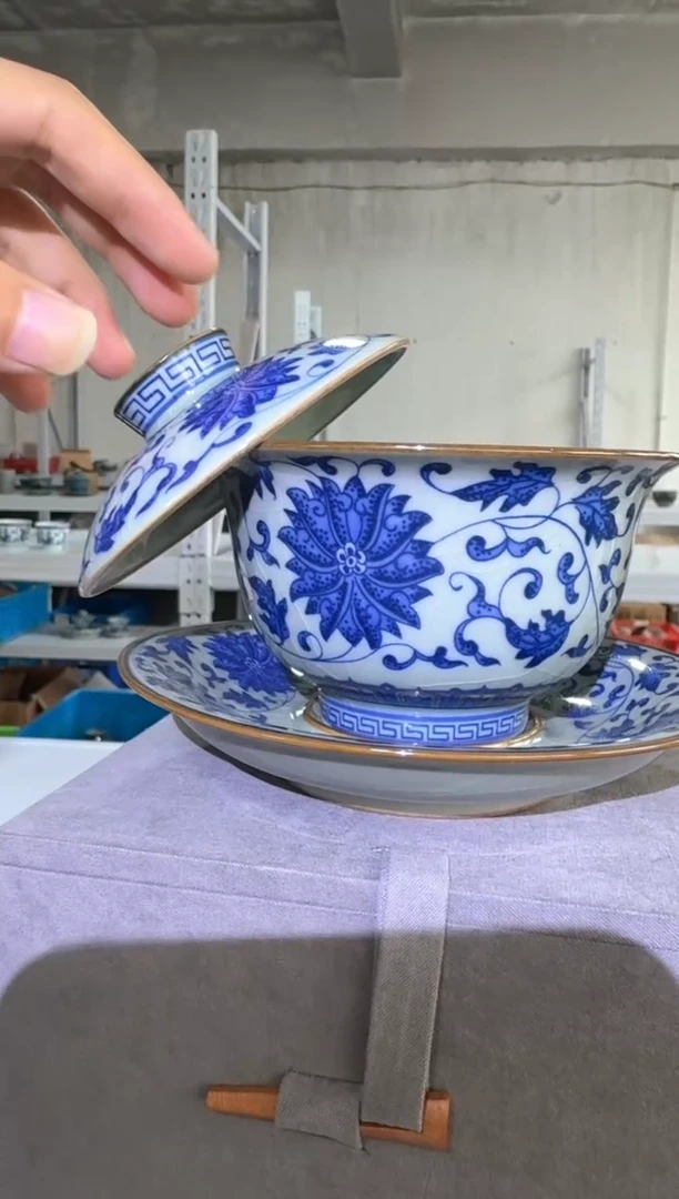 【闪购商品】杯景德镇茶具：老陶泥青花缠枝莲悬停盖碗
