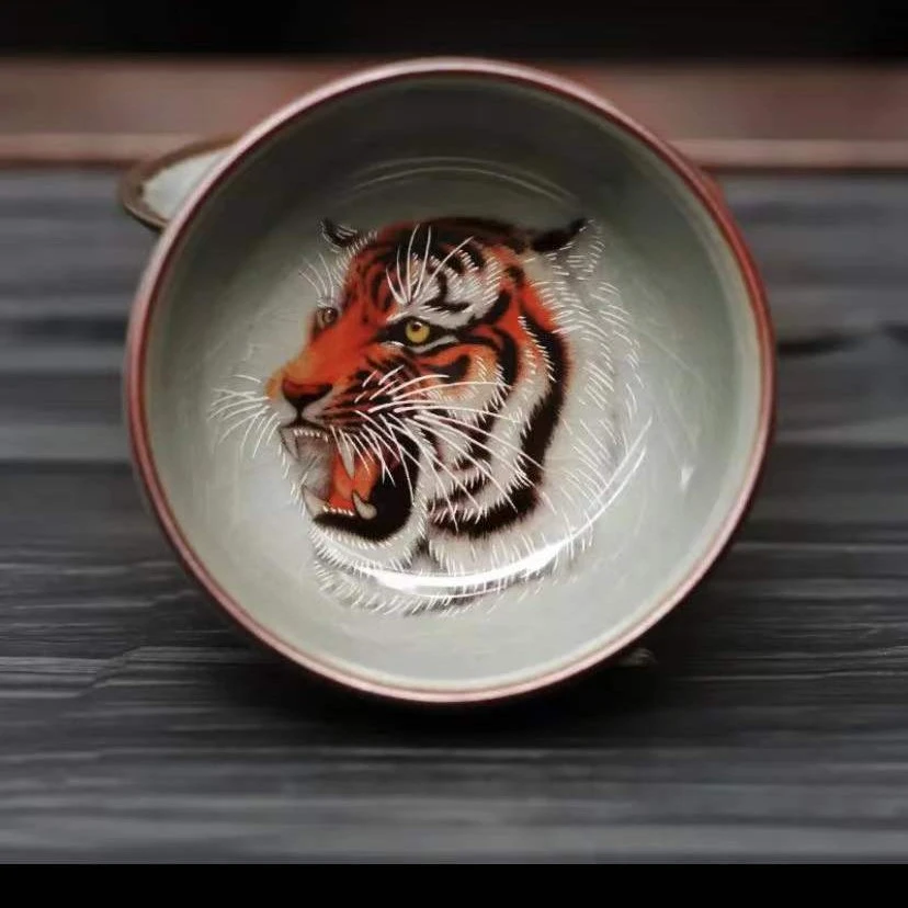 景德镇陶瓷：老陶泥开片卧足猛虎主人杯  手工杯 王者之风（带礼盒）