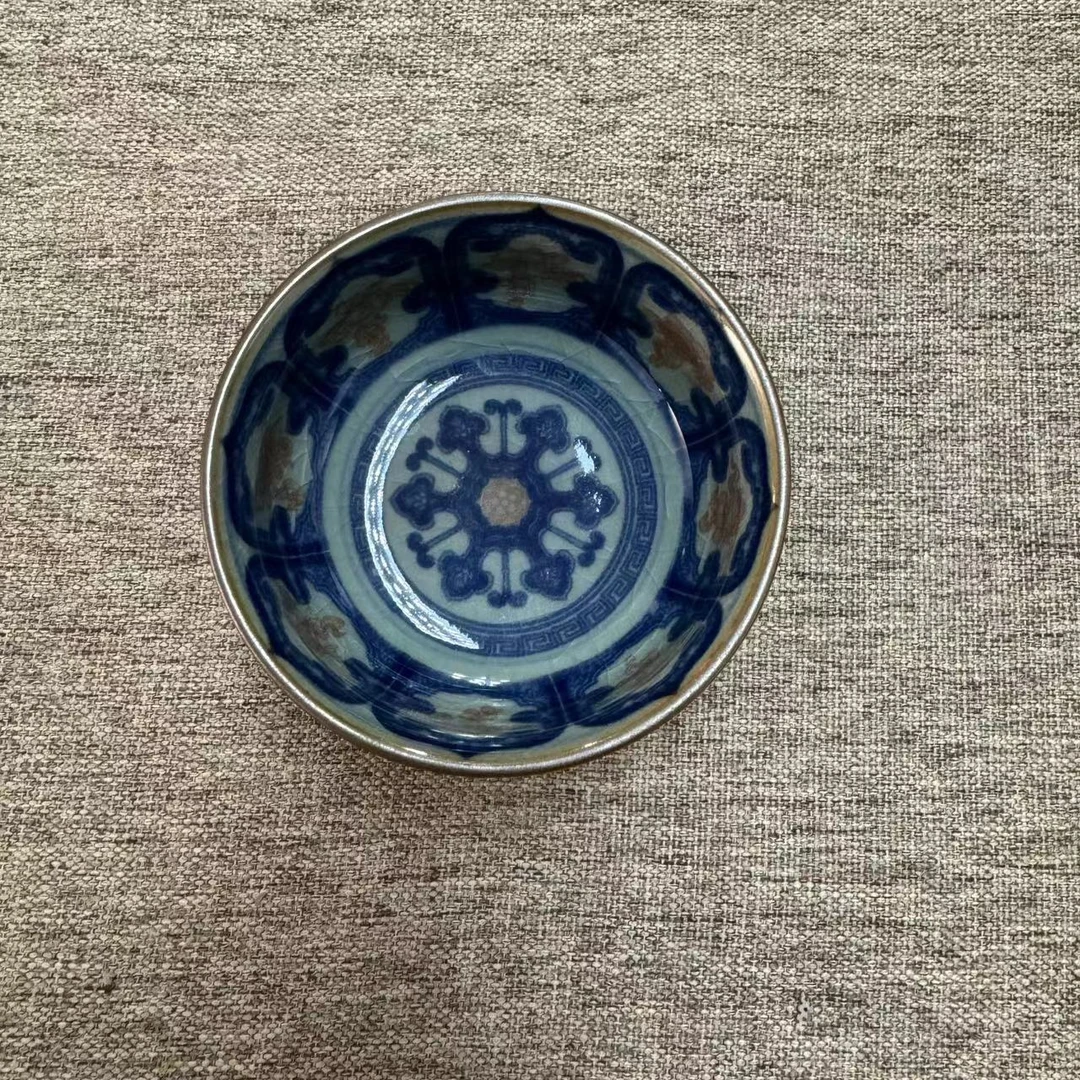 景德镇陶瓷茶具：微瑕老陶泥开片  釉里红八宝普洱杯,容量约80毫升