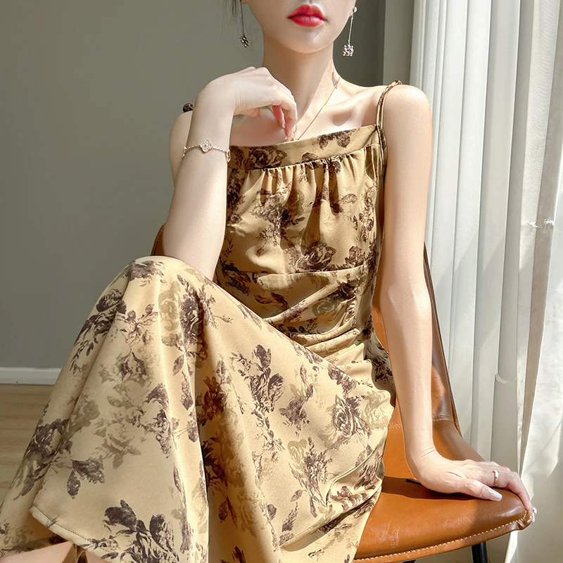 新仿真丝碎花气质性感无袖吊带夏季长款印花一字领国显瘦风连衣裙