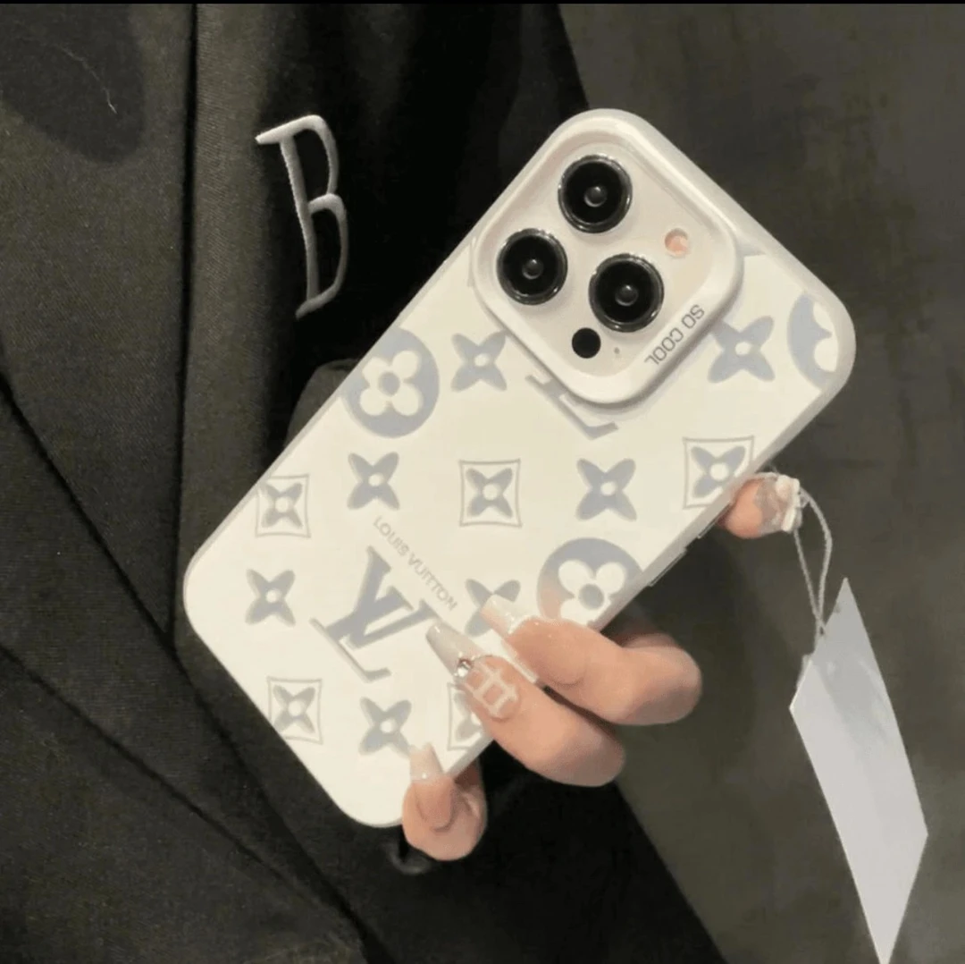 新款时尚白色小L适用苹果16pro手机壳创意15/14pro防摔13全包小众