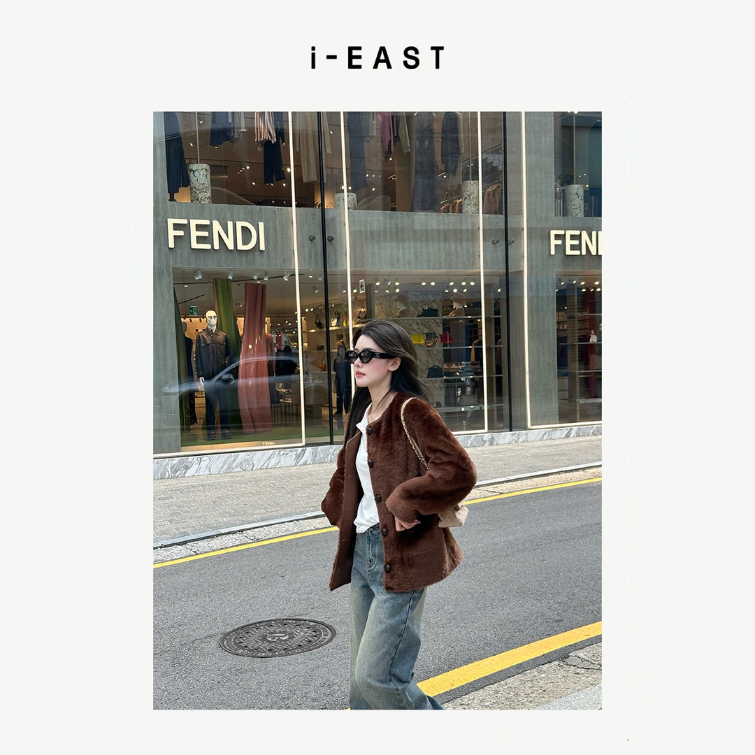 i-EAST 日落维纳斯~贵气感大口袋毛毛一体外套-4D PC10023