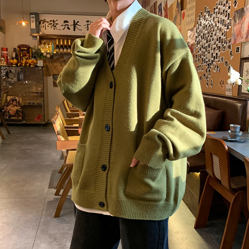 牛油果绿色v领毛衣针织开衫男秋冬日系复古慵懒风穿搭毛线衣外套