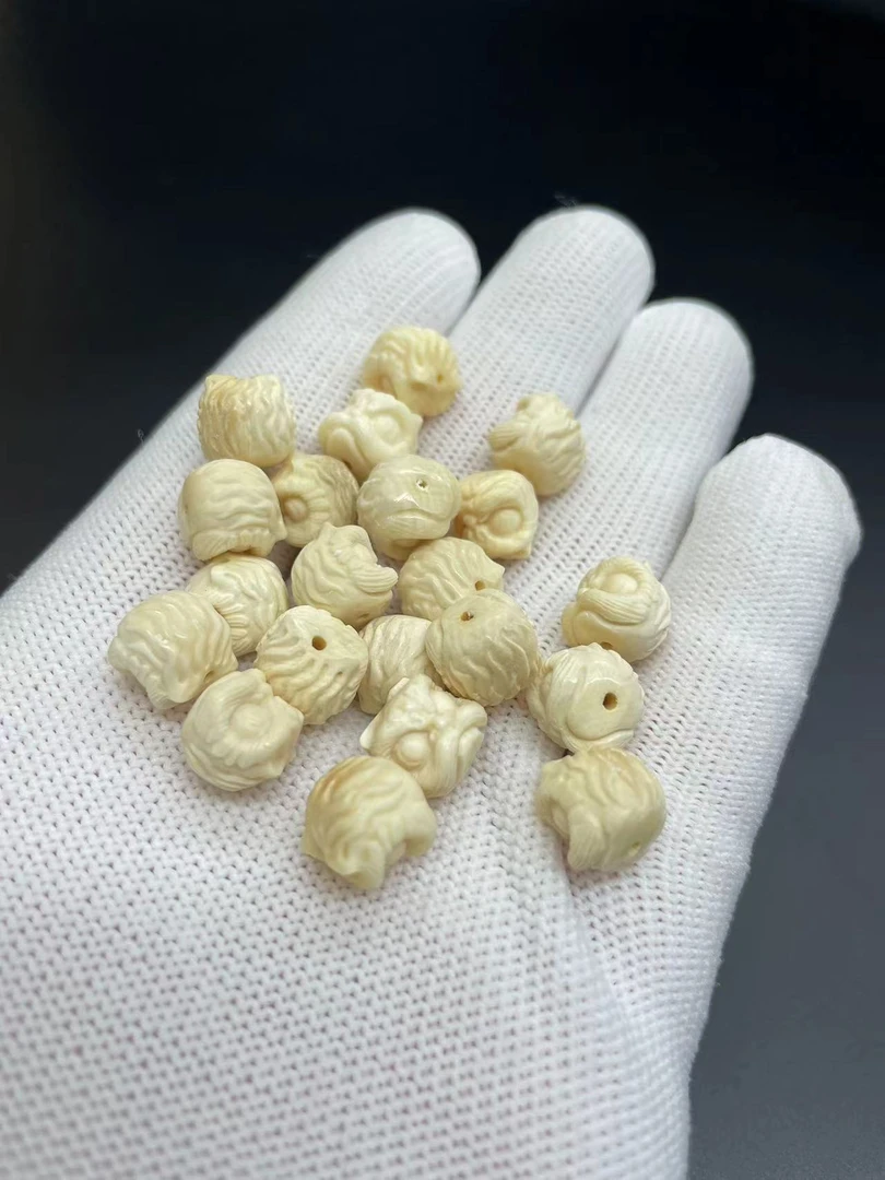 精品猛犸雕刻醒狮卡10天地孔S+级佩饰21326（拍一发其一）