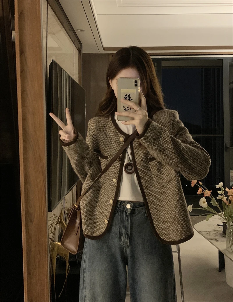 2024新款小香风撞色圆领短款外套女秋冬季单排扣长袖开衫