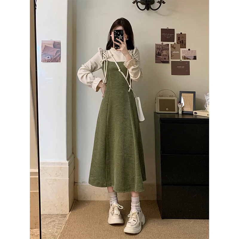 大码女装绿光森林秋冬法式复古假两件木耳边领连衣裙胖MM裙