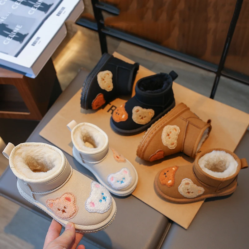 儿童雪地靴2024冬季新款加绒加厚女童棉鞋卡通防滑软底男童短靴