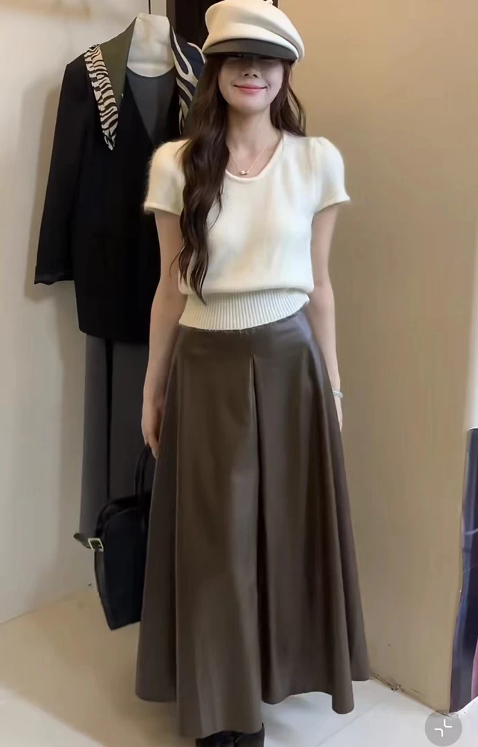 【薄荷雪糕】时尚气质短袖针织上衣女内搭秋季休闲a字高腰显瘦皮裙