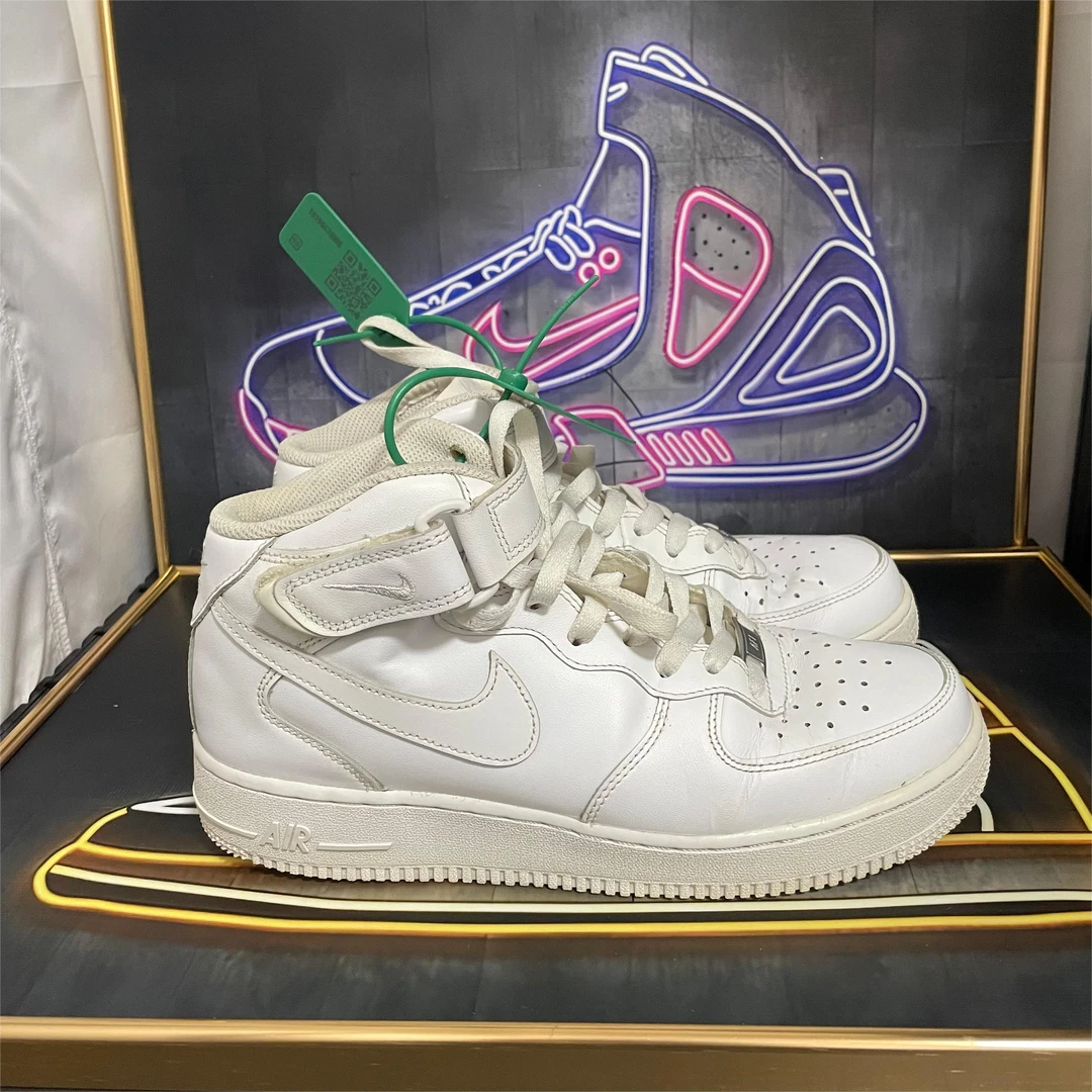 42码耐克Air Force 1;07 空军1号中帮板鞋纯白