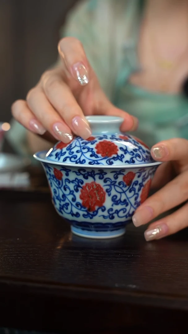 【闪购商品】杯景德镇瓷器青花釉里红盖碗
