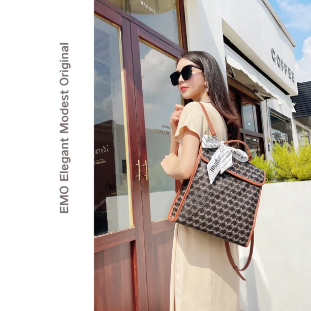 EMO ELEGANT MODEST ORIGINAL狗牙双肩包经典印花休闲女士轻奢