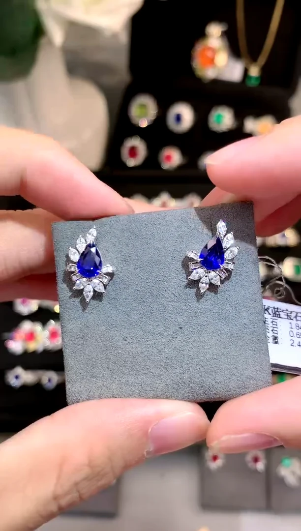 【闪购商品】蓝宝石耳饰18K金镶嵌1.84ct/天然宝石/七天无理由
