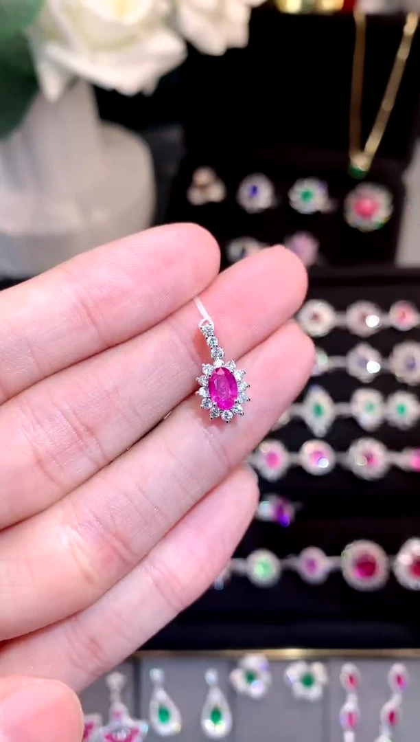 【闪购商品】彩色蓝宝石吊坠18K金镶嵌0.63ct/天然宝石/七天无理由