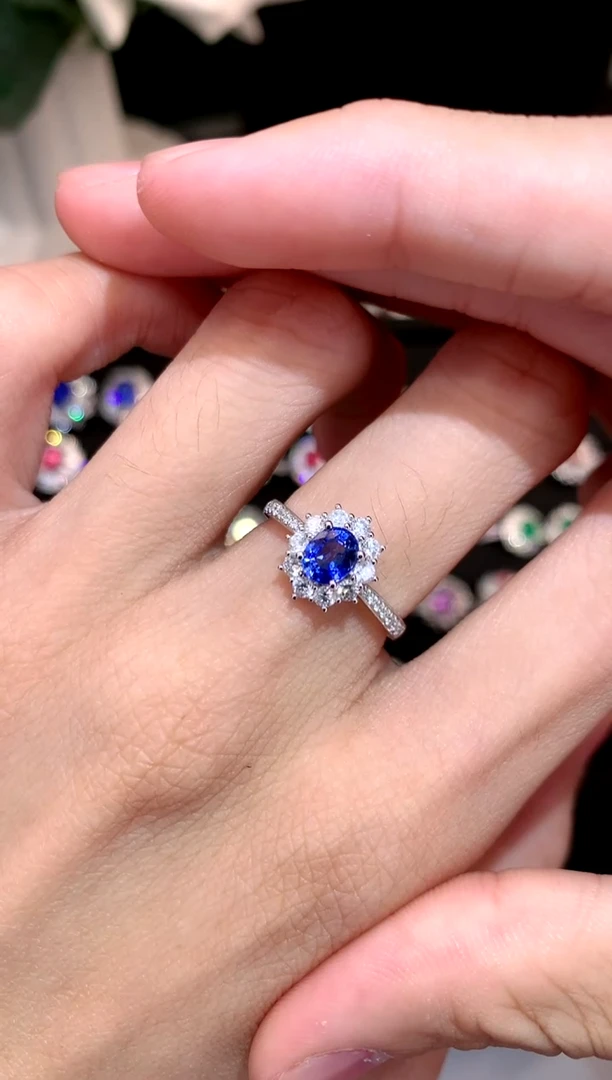 【闪购商品】蓝宝石戒指18K金镶嵌0.79ct/天然宝石/七天无理由