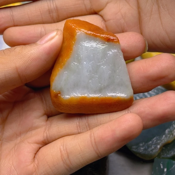 翡翠颈饰未镶嵌H****E33333333