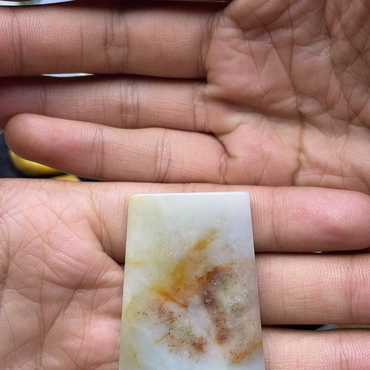 翡翠颈饰未镶嵌彭*长1111111111