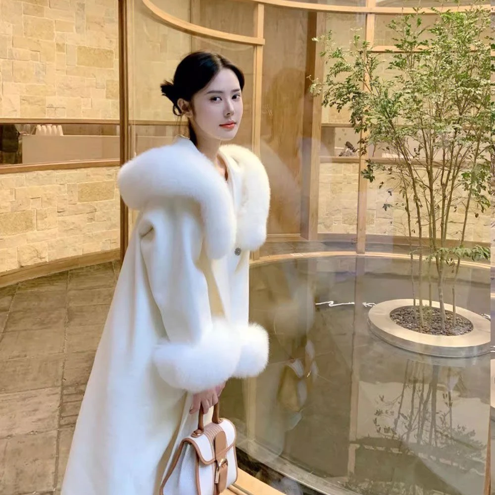 富家千金中长款白色大衣女秋冬高级感赫本风冬季气质毛呢外套加厚