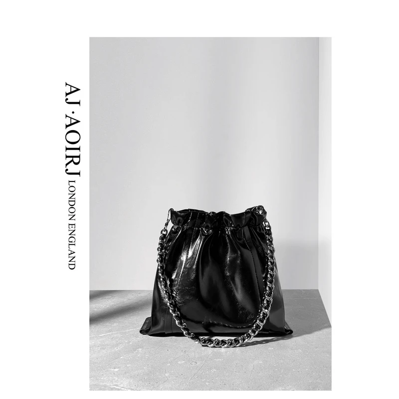 【AJ AOIRJ】小众设计链条褶皱包包女大容量腋下水桶包手提斜跨潮