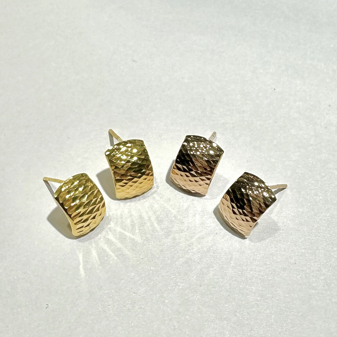 18K金‘椰壳’耳钉 时尚百搭 简约款