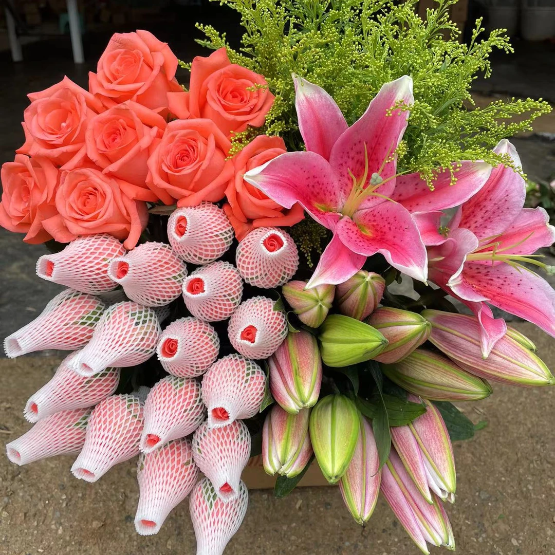 【粉玫瑰套餐】玫瑰20枝+百合(3-5枝)10朵+配草云南昆明直发 随机色