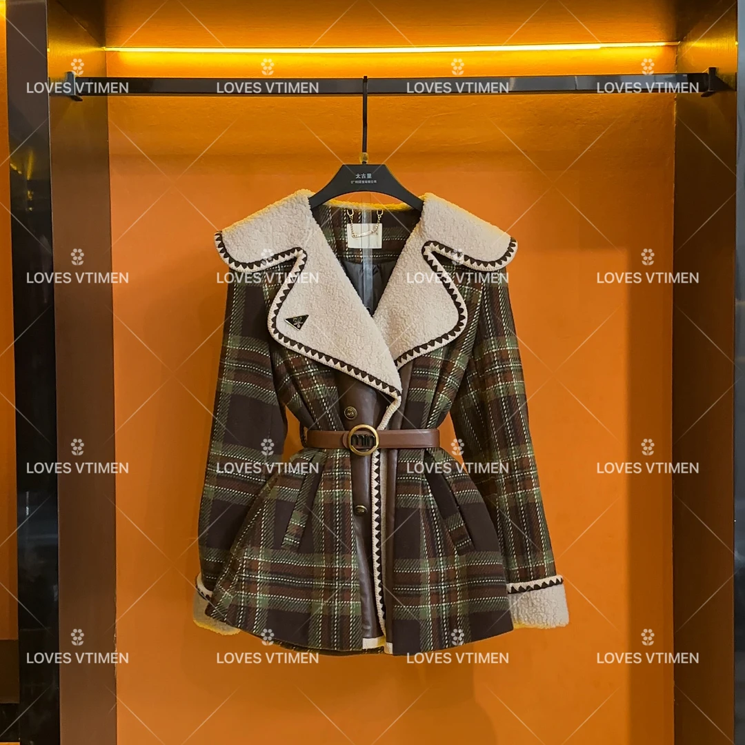 【vivian】白鸭绒秋冬新款设计师高定显瘦羊羔毛外套LOVES-A445