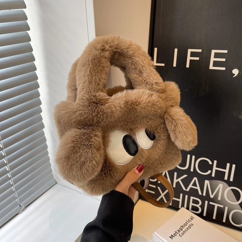 毛毛包2025秋冬新款可爱大眼小狗手提包斜挎包包毛绒水桶包网红包