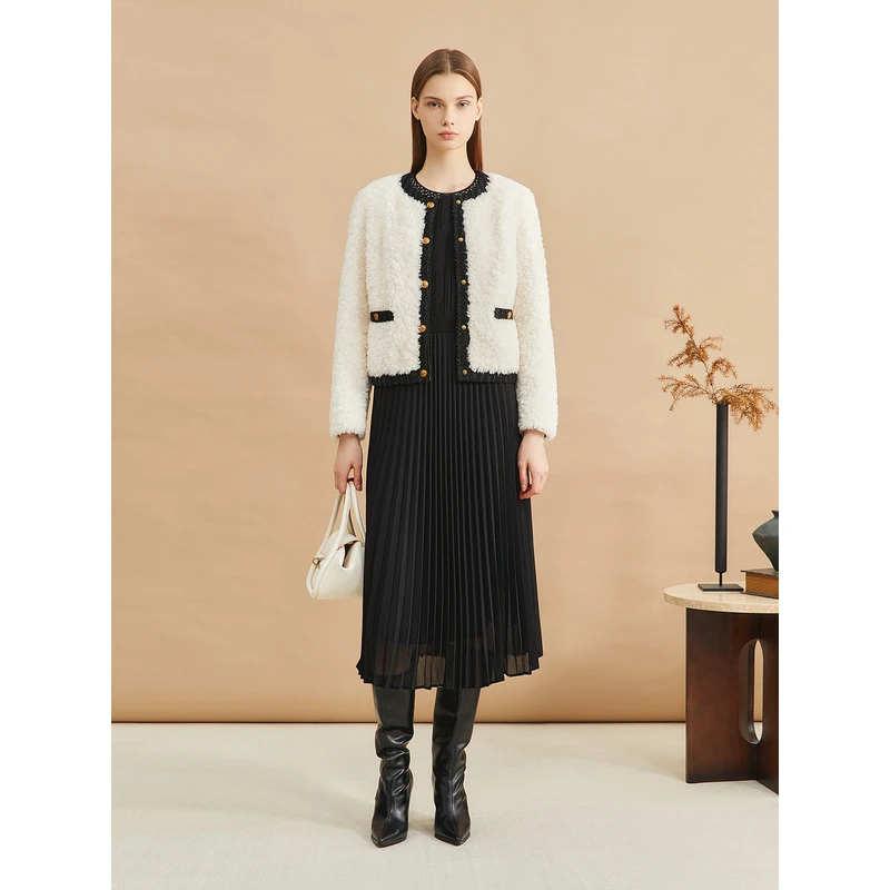 【泰迪熊】YINER音儿冬季新款小香风百搭羊剪绒毛呢外套8C64510046