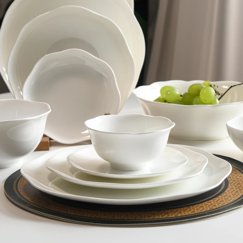 隆玫格花边餐具套装釉下彩纯白骨瓷碗碟套装家用高档碗盘组合陶瓷