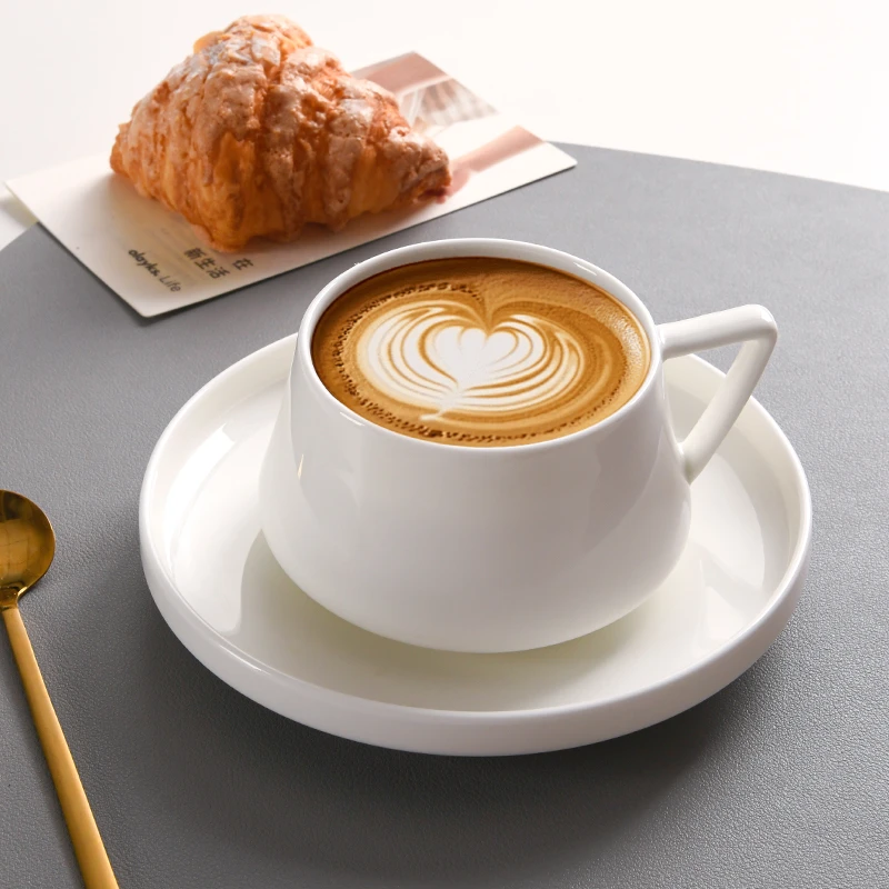 隆玫格骨瓷纯白中古咖啡杯碟法式套装高颜值釉下彩一对轻奢微波炉