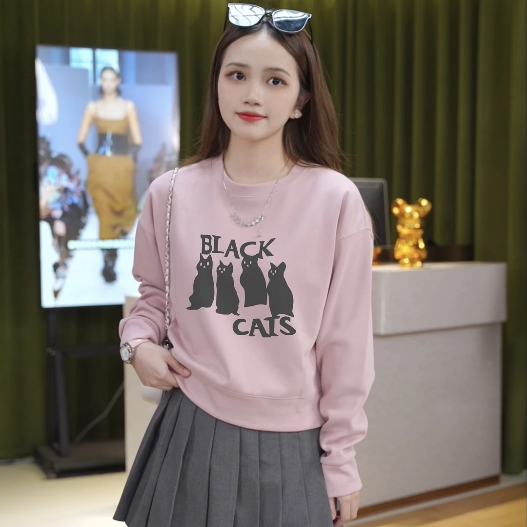 早秋新款韩版圆领短款女宽松休闲显瘦长袖百搭上衣