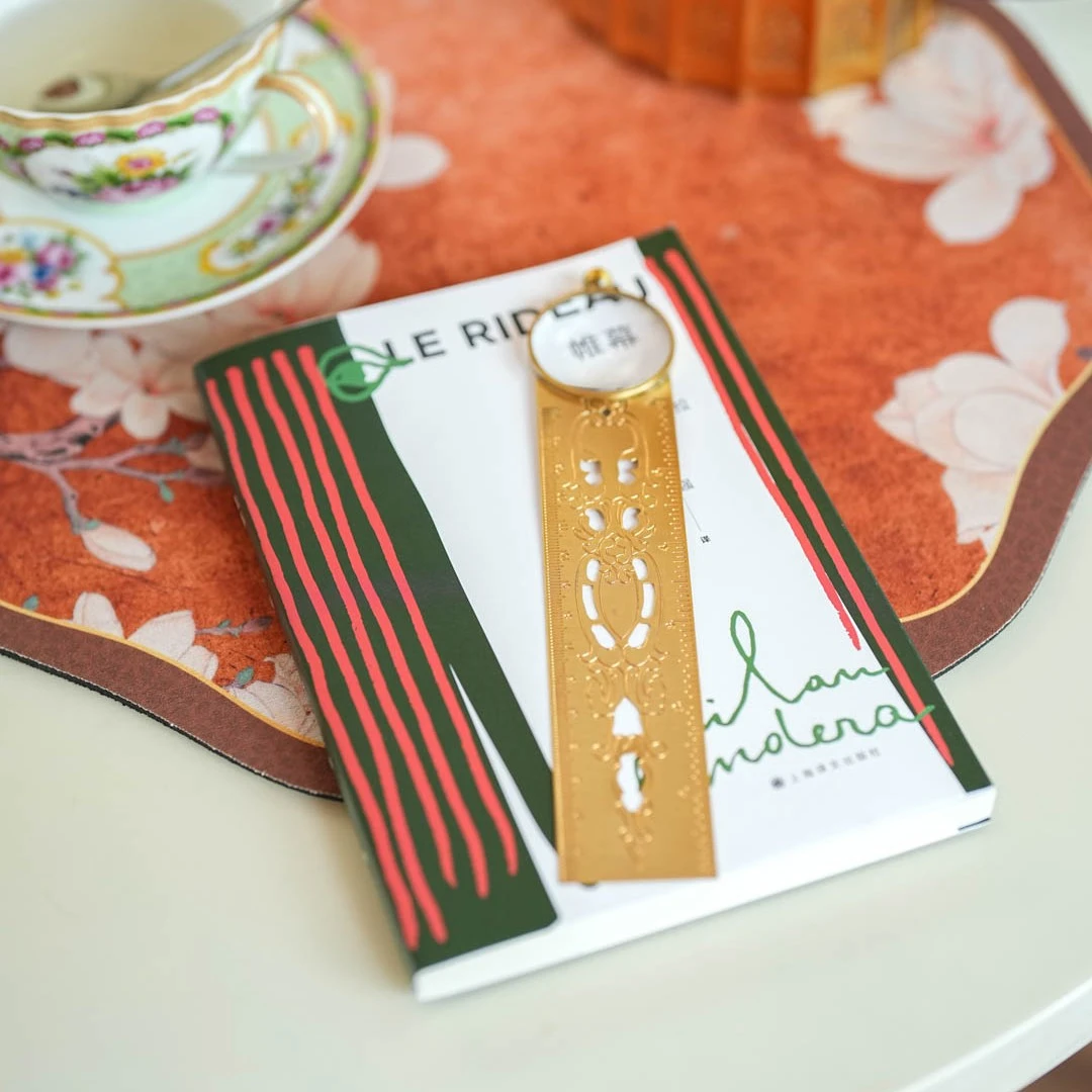 【奇居至卷】黄铜镂空雕花放大镜直尺两用摆件GY