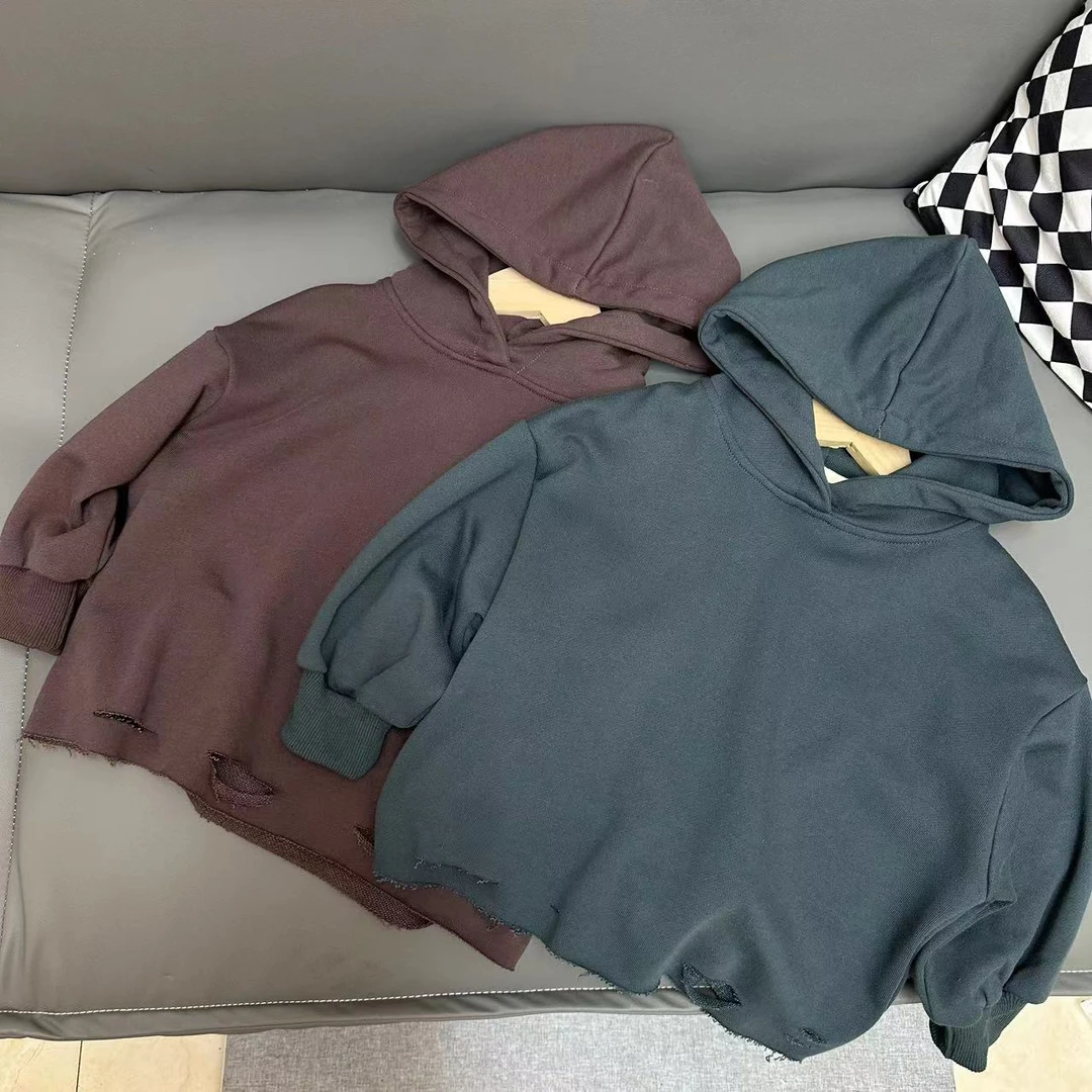 米哆多秋季新品韩版男童纯色连帽卫衣破洞宽松帽衫上衣2412