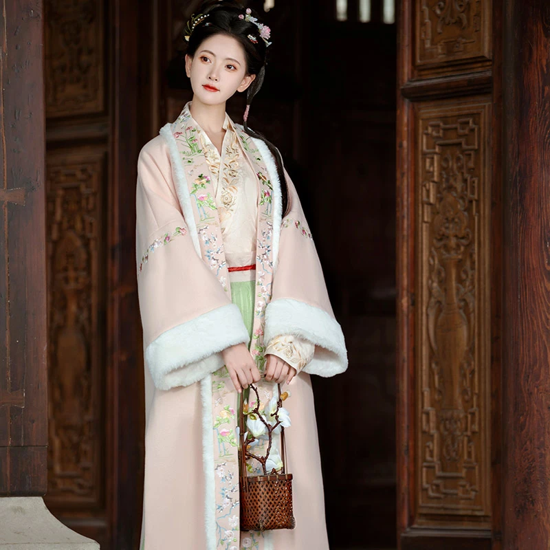 重回汉唐 岁岁欢愉 原创新品汉服明制直领对襟日常秋冬款加厚宋制