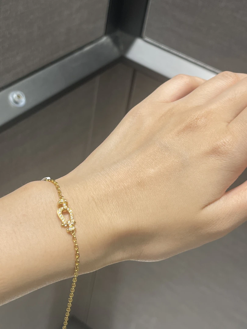 足金999 镶嵌马蹄扣手链（小版）