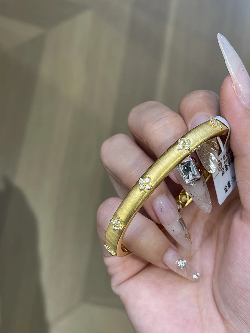 足金999 白色拉丝方形手镯四花贵妃镯宽