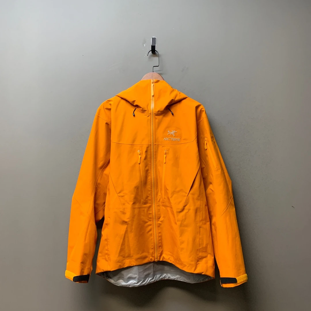 Arcteryx 始祖鸟/03367/Alpha sv 硬壳冲锋衣存放品M码旷野橙