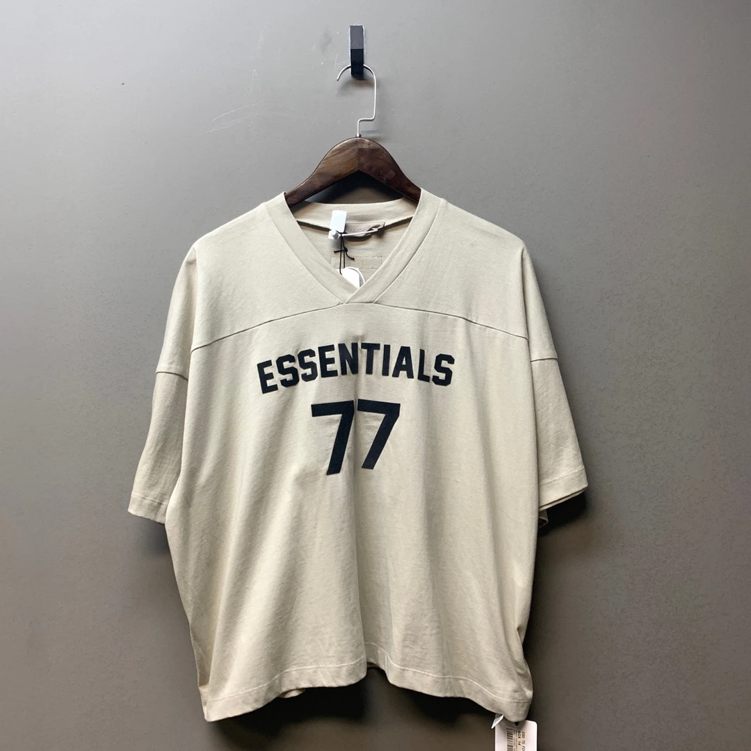 Essentials v领针织短袖 14码 全新带吊05744