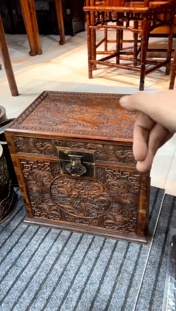 【闪购商品】木头长38雕水龙大箱子