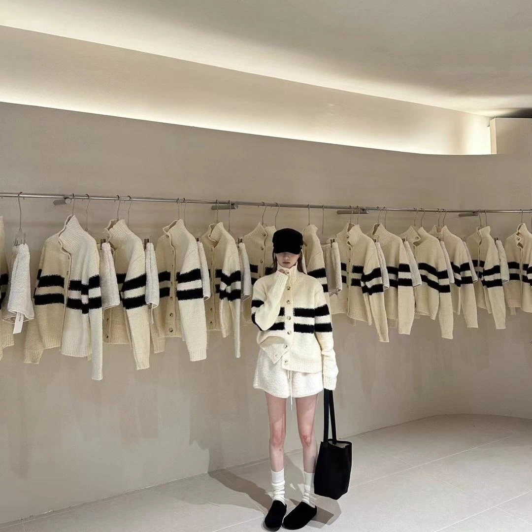 2024秋冬新款休闲风简约撞色针织长袖开衫高腰显瘦时尚百搭短裤女