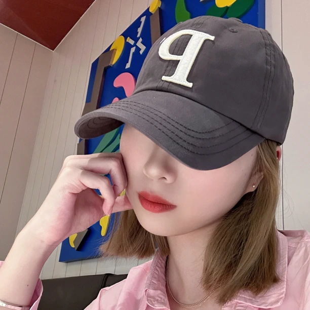 韩系ins计师款刺绣贴布字母P软顶高级棒球帽子女简约遮阳鸭舌帽潮