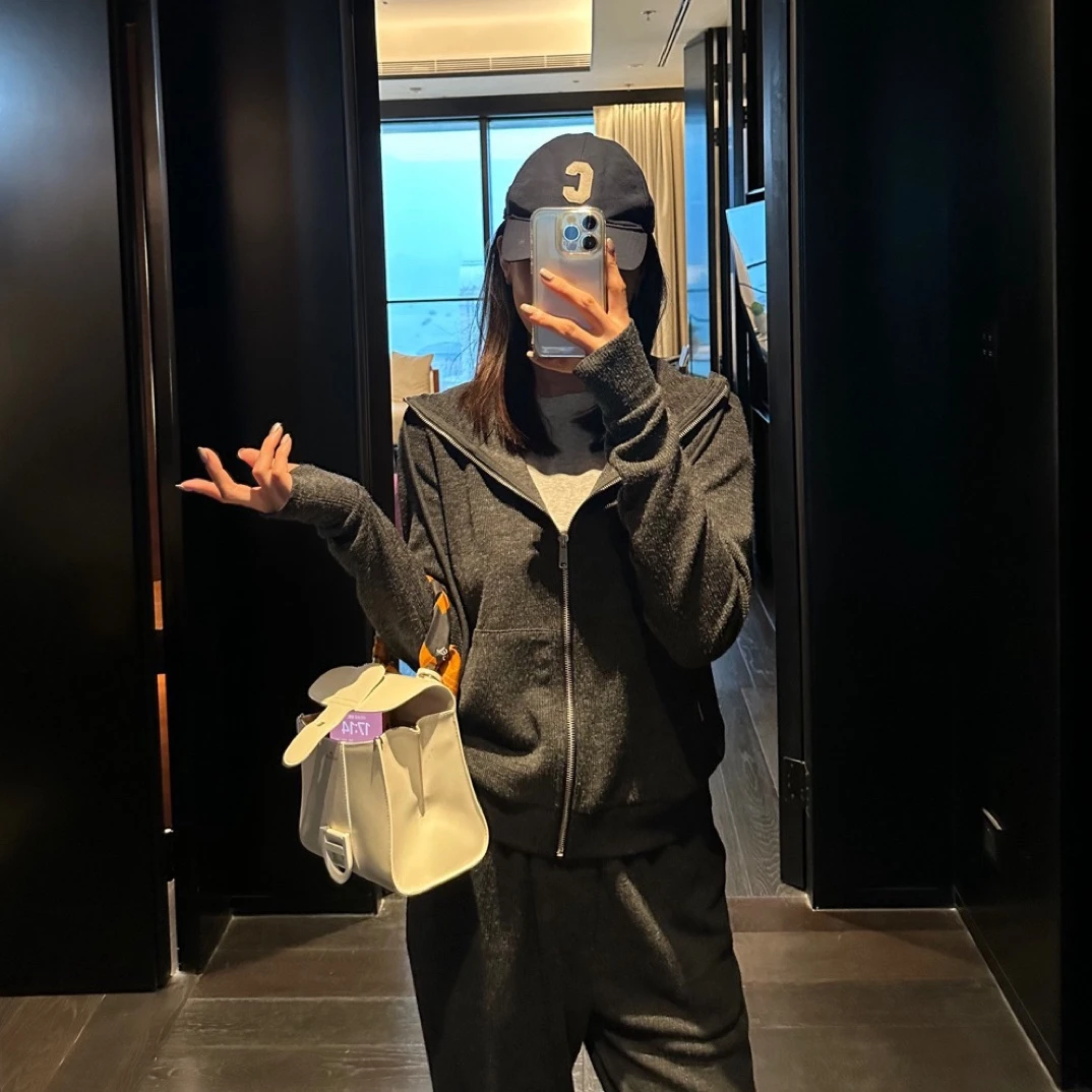 阳阳私服 | 连帽开衫灰色针织两件套