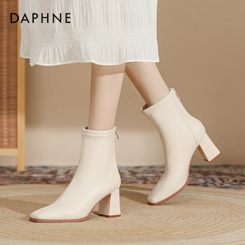 达芙妮百搭弹力靴女2025年爆款秋季时尚高跟短靴粗跟法式瘦瘦靴子