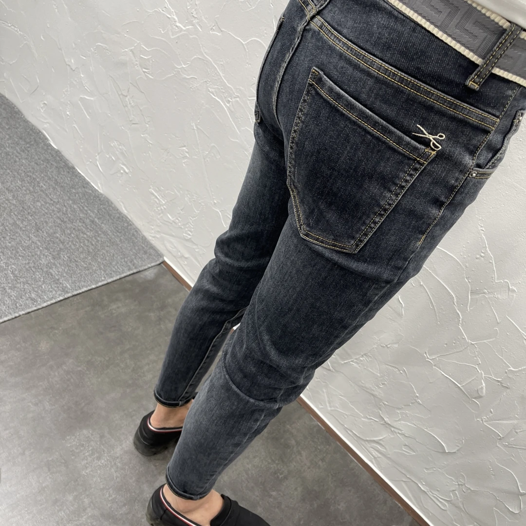 2025秋冬新款加绒男士牛仔裤潮流水洗黑色修身小脚弹力百搭长裤子