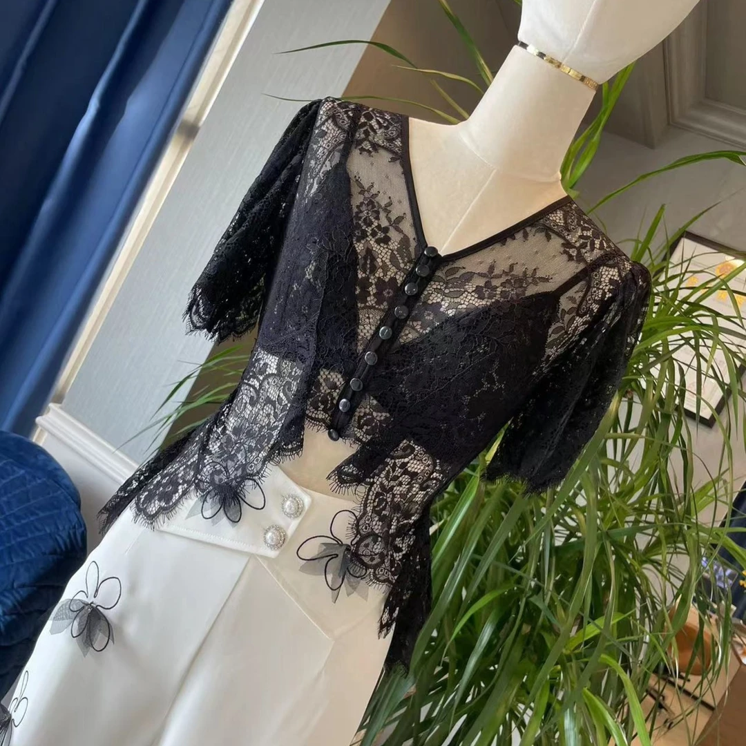 ANDREA骆杨倾城原创 黑色蕾丝镂空上衣