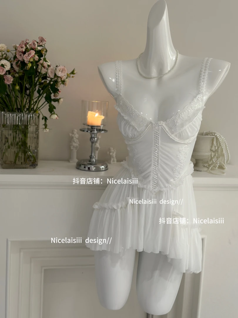 Nicelaisiii雾里看花 蕾丝纯欲风带钢圈吊带裙小胸友好甜美睡裙